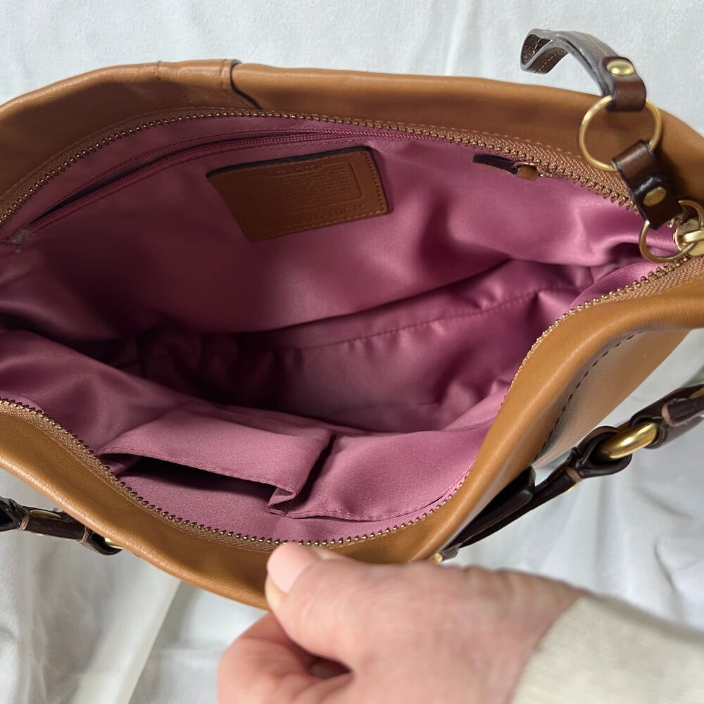 Preloved Coach Carly Vintage Medium Hobo Bag Style # 10615 - Picture 2 of 7
